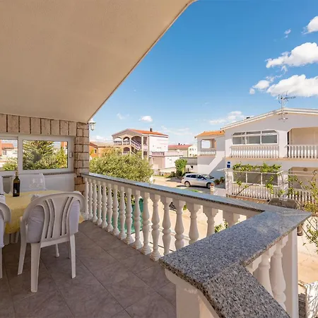 2 Bedroom Amazing In Apartment *