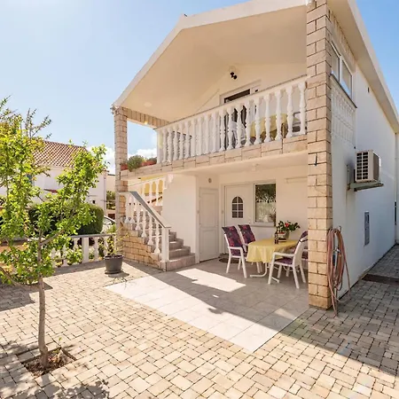 2 Bedroom Amazing In Apartment *