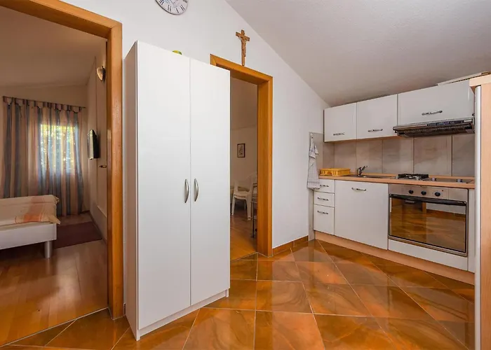 Appartamento 2 Bedroom Amazing In Vir