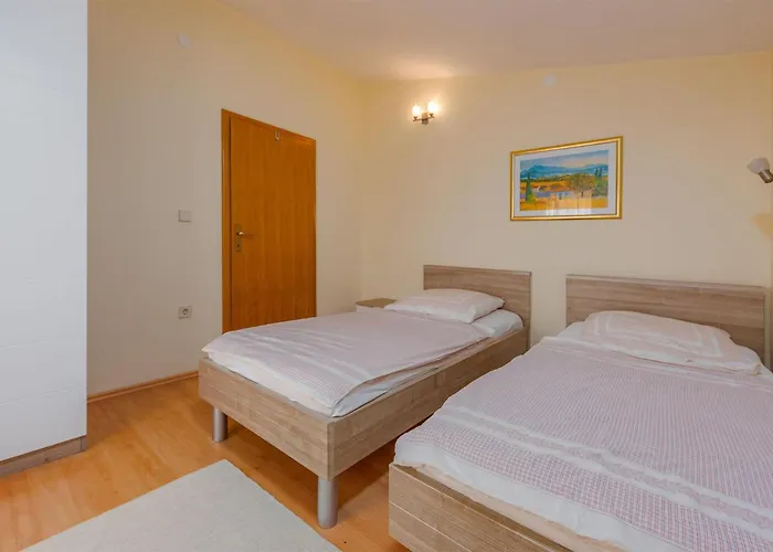 2 Bedroom Amazing In Appartamento